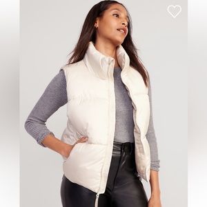 Old Navy Women’s Quilted Puffer Vest in Cream